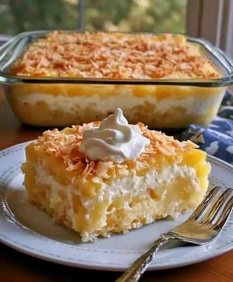 Pineapple Coconut Dream Cake, Best Dip In The World, Pineapple Dream Cake, Dream Cake Recipe, Desserts Cobbler, Coconut Cream Dessert, Pineapple Coconut Cake, Cobbler Muffins, Pineapple Dream