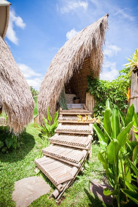 You may have stayed at budget hotels and call yourself a savyy backpacker. Or splurged on a luxury boutique hotel and call yourself a glamorous travelista. Bamboo Stairs, Compost Toilet, Hotels In Bali, Bamboo Building, Hut House, Bamboo House Design, Jungle House, Bamboo Structure, Bamboo Architecture