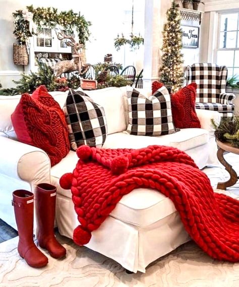 Cozy Christmas Decor, Glam Christmas, Christmas Decor Inspiration, Christmas Room Decor, Christmas Bedroom, Christmas Living Rooms, Rustic Holiday, Christmas Room, Winter Home Decor