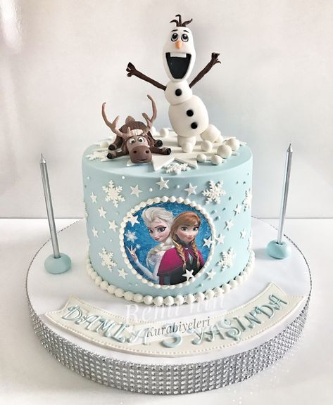 Elsa pastası Elsa Pasta, Elsa Birthday Cake, Pastel Frozen, Frozen Party Decorations, Elsa Birthday, Frozen Birthday Cake, Ruffle Cake, Baby Birthday Cakes, Frozen Cake