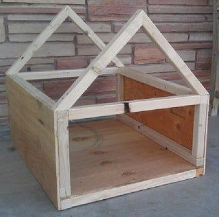 Large Dog House Plans, Building A Dog House, Dog House Plan, Pallet Dog House, Small Dog House, Pallet Dog Beds, Build A Dog House, Lean To Shed Plans, Dog Cots