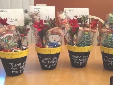 Christmas Gifts for Teachers From Kids - HubPages Christmas Gifts For Teachers, Diy Teacher Christmas Gifts, Daycare Teacher Gifts, Christmas Gift Baskets Diy, Creative Christmas Gifts, Teachers Diy, Diy Teacher Gifts, 12 December, Christmas Gift Baskets