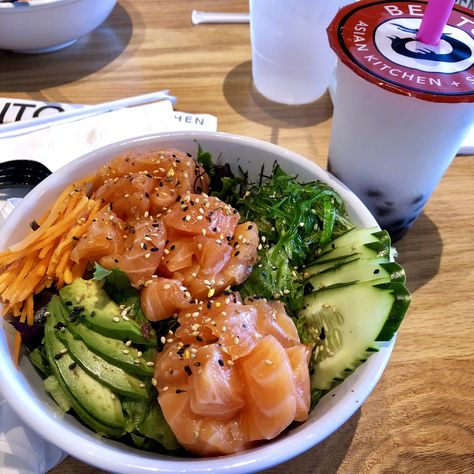 Salmon salad bowl Salmon Poke Bowl Aesthetic, Sushi Bowl Aesthetic, Tuna And Salmon Poke Bowl, Salmon Salad Aesthetic, Salad Bowls Aesthetic, Salade Aesthetic, Aesthetic Salad Bowl, Salmon Bowl Aesthetic, Salmon Salad Bowl