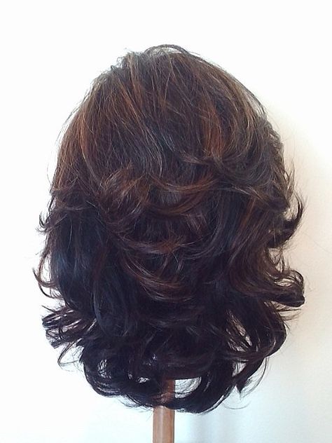 Round Layers Haircut Short, Fluffy Bangs Medium Hair, Shag Mullet Medium, Short Round Layers Haircut, 360 Hair, 360 Haircut, Hair 360, Layered Haircuts For Medium Hair, Haircuts For Wavy Hair