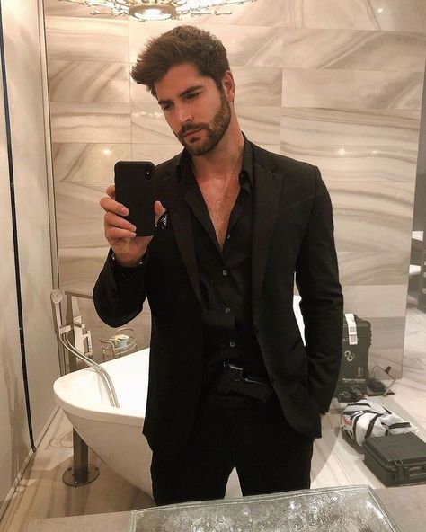 Black Blazer Outfit, Party Outfit Men, Nick Bateman, Blazer Outfits Men, Black Suit Men, Formal Men Outfit, Stylish Men Casual, Men Stylish Dress, Wattpad Romance