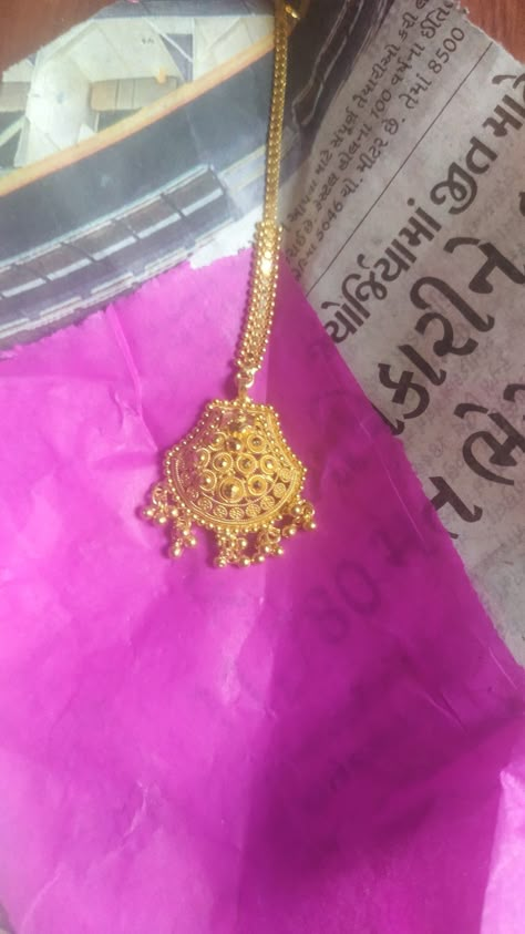 Maang Tika Gold Design, Maangtika Designs In Gold, Tika Jewelry Gold, Papita Billa Designs Gold, Mang Tika Jewelry Gold, Gold Mang Tika Design, Maang Tikka Bridal Gold, Papidi Billa Gold Designs, Mang Tikka Gold