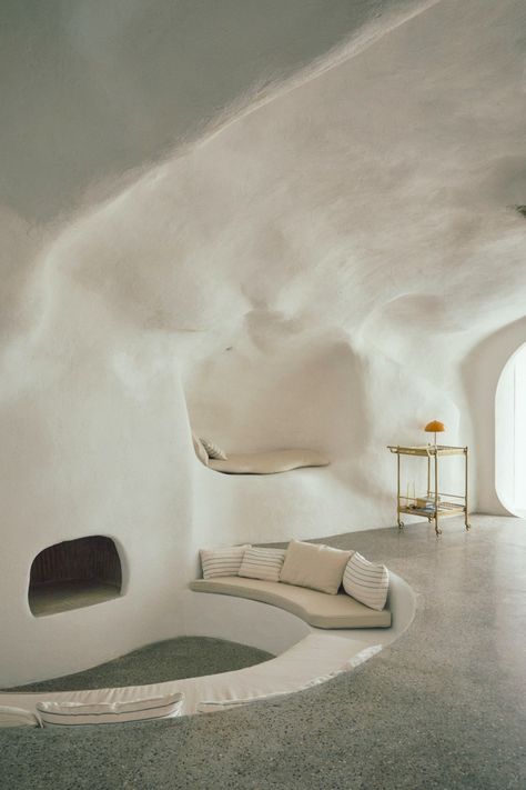 Cave Interior, Mediterranean Holiday, Driftless Area, Cave House, Grey Brick, Cob House, Fashion Landscape, Front Patio, Dome House