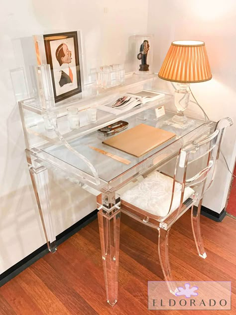 Acrylic Furniture Decor, Acrylic Furniture Design, Acrylic Bedroom, Acrylic Vanity, Lucite Furniture, Acrylic Desk, Acrylic Furniture, Future Apartment Decor, Old Room