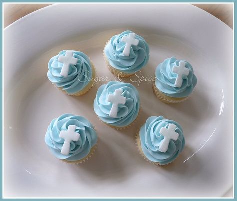 Boy Baptism Cupcakes | Flickr - Photo Sharing! Christening Cupcakes Boy, Cupcakes To Go, Baptism Desserts, Baptism Cake Boy, Baptism Cupcakes, Christening Cupcakes, Christening Cake Boy, First Holy Communion Cake, Cross Cake