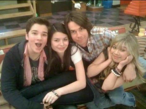 Nickelodeon Shows 2000, Icarly Cast, Jerry Trainor, Old Nickelodeon Shows, Freddie Benson, Icarly And Victorious, Nathan Kress, Dan Schneider, Victorious Cast