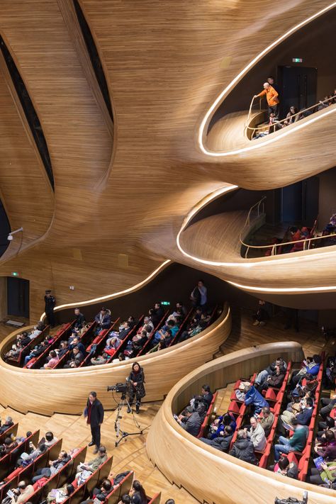 You might have not seen such an #auditorium ever before. Harbin Opera House, Auditorium Architecture, House In Winter, Auditorium Design, Mad Architects, Architecture Art Nouveau, Theater Architecture, Parametric Architecture, Cultural Architecture