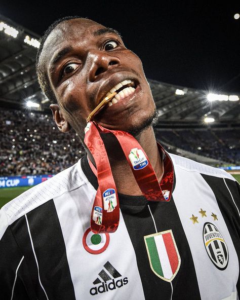 Paul Labile Pogba, Pogba Juventus, Young Messi, Football Photography, Carlo Ancelotti, Football Images, Pumped Up Kicks, Football Icon, Paul Pogba