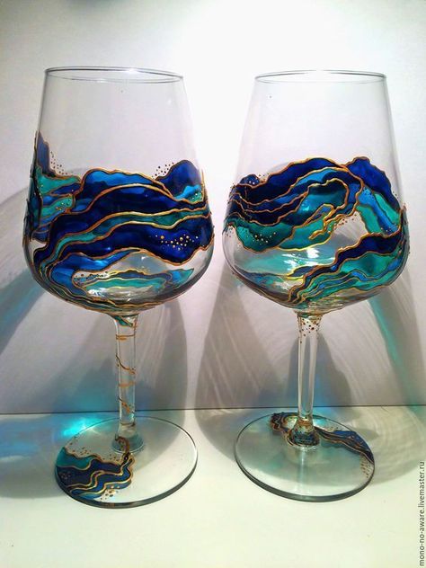 Wine Glass Painting, Painting Glass Jars, Glass Painting Patterns, Painting On Glass, Diy Wine Glasses, Hand Painted Glassware, Decorated Wine Glasses, Painting Glass, Hand Painted Glasses