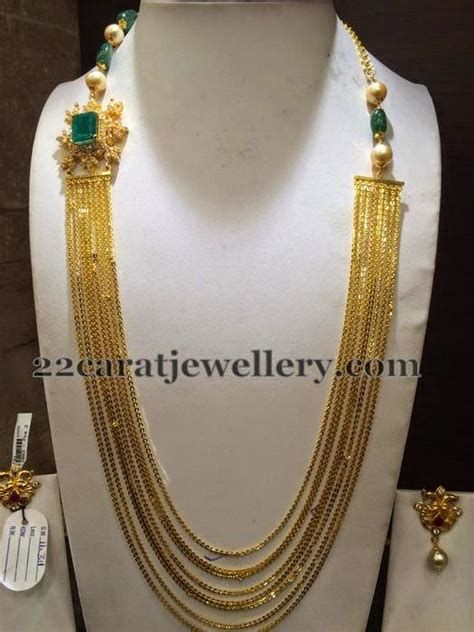 Chandra Haram Designs Gold, Latest Gold Necklace Set, Rani Haram, Chandra Haram, Groom Jewellery, Latest Gold Necklace, Gold Haram Designs, Haram Designs, Diamond Pendant Jewelry