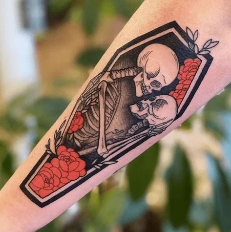 Halloween Tattoos Ideas, Coffin Tattoo, Halloween Tattoos Sleeve, Tatoo 3d, Yellow Rose Tattoos, Biffy Clyro, Pumpkin Tattoo, Skeleton Tattoo, Ghost Tattoo