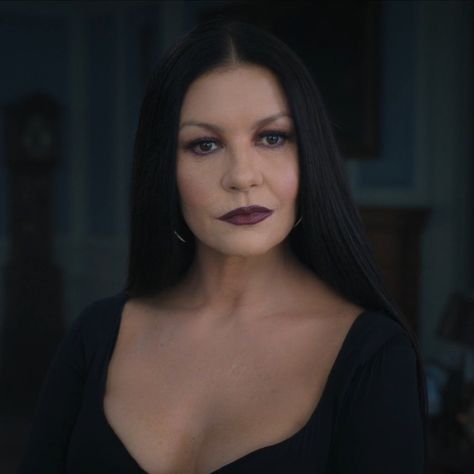 Wednesday Addams Dance, Addams Family Movie, Morticia And Gomez, Wednesday 2022, Zeta Jones, Morticia Addams, Dead End, Colouring Pics, Victorian Goth