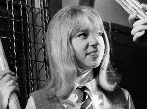 RED JUKEBOX on Twitter: "PATTIE BOYD in A HARD DAY’S NIGHT ( https://t.co/rqEIyjUBBJ" / Twitter Pattie Boyd Gif, Pattie Boyd 60s, Dark Chestnut Hair, Beatles Gif, Patti Boyd, Jenny Boyd, Beatles Girl, Pattie Boyd, 60s Vibe