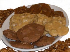 Wild Ed's Texas Outdoors: Texas Style Mexican Pralines Mexican Pralines, Praline Candy, Mexican Sweets, Mexican Desserts, Praline Recipe, Pecan Recipes, Mexican Dessert, Sauce Pan, Texas Style