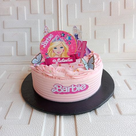 Mini Barbie Cake, Barbie Themed Cake, Girly Cakes, Mini Cakes Birthday, Barbie Cake, Celebration Cake, Amazing Recipes, Be Nice, Celebration Cakes