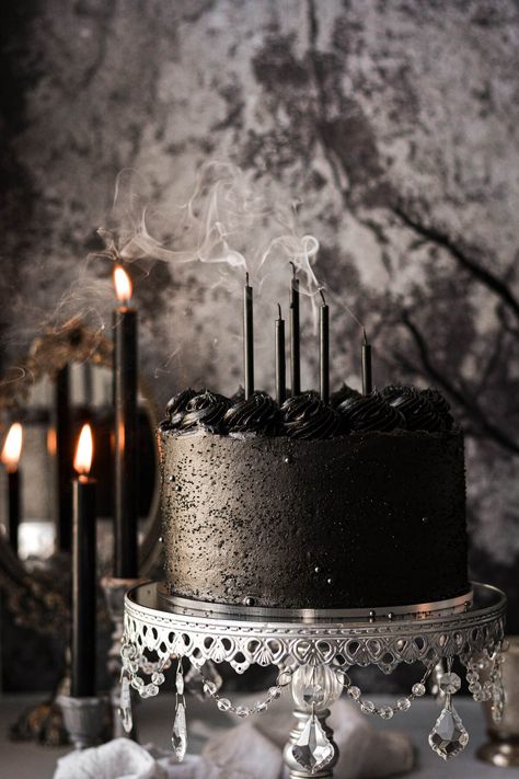 Black Velvet Cake, Cake For Halloween, Goth Cakes, Black Velvet Cakes, Black Cocoa Powder, Lambeth Cake, Wednesday Party, Black Cocoa, Mystery Dinner Party