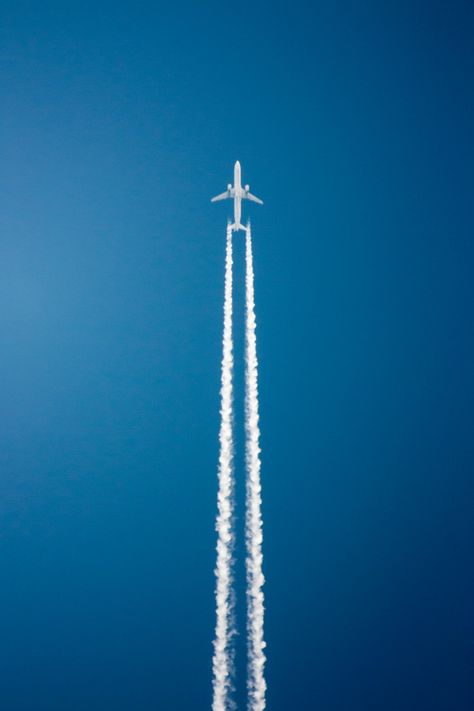 let's fly away Photo Avion, Flying In The Sky, Girly Car, Sketchbook Ideas, Jet Plane, Above The Clouds, Helicopter, Shades Of Blue, New Cars