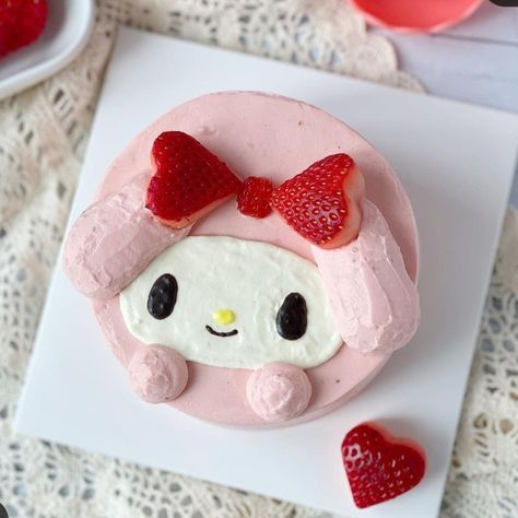 Simple Sanrio Cake, Sanrio Bento Cake, Mymelody Cake, Strawberry Bento Cake, My Melody Birthday Cake, Pastel My Melody, Easy Birthday Cakes, My Melody Cake, Strawberry Chiffon Cake