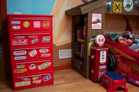 Radiator Springs - Boys' Room Designs - Decorating Ideas - HGTV Rate My Space Lightening Mcqueen Bedroom, Disney Cars Bedroom, Cars Bedroom, Camping Bedroom, Lighting Mcqueen, Boys Bedroom Furniture, Radiator Springs, Spring Bedroom, Cars Room