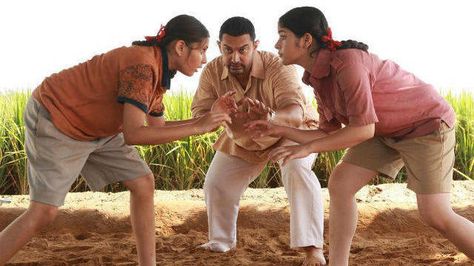 Unexpected Heroines Of An Indian Box Office Hit: Female Wrestlers Dangal Movie, Best Bollywood Movies, Movies Box, Bollywood Cinema, Be With You Movie, The Big Hit, Film Lovers, Best Mysteries, Aamir Khan