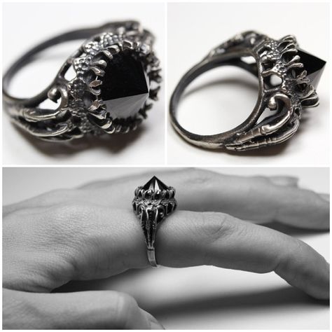 Bloodmilk {Belonging to the darkness} ring. Enchanted Ring, Victorian Gothic Jewelry, Gothic Engagement Ring, Gothic Elegance, Pastel Goth Fashion, Gothic Rings, Black Onyx Stone, Onyx Stone, Gothic Jewelry