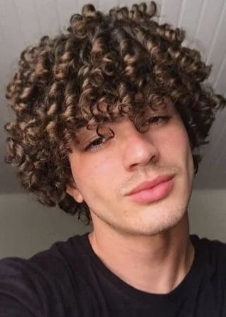 Medium Curly Haircuts, 3c Curly Hair, Long Curly Hair Men, Men's Curly Hairstyles, Male Haircuts Curly, Dyed Hair Men, Men Haircut Curly Hair, Haircut Curly Hair, Medium Curly Hair Styles