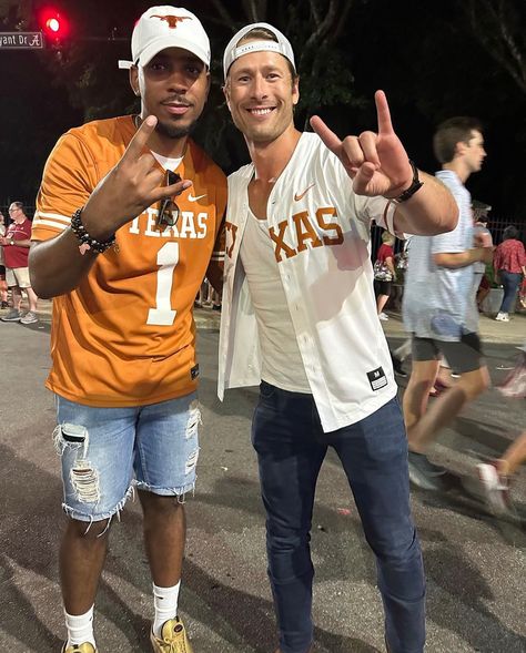 Glen Powell Backwards Hat, Tyler Owens, Better Husband, Glenn Powell, Backwards Hat, Glen Powell, Man Crush Monday, Texas Longhorns, Best Husband