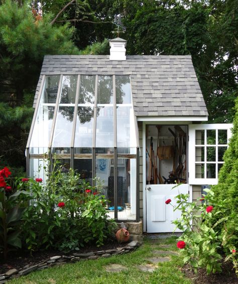 Fabulous Greenhouse - Potting Shed built by Joe. With plans and instructions on how it was built. see at Nitty Gritty Dirt Man Blog Diy Potting Shed, Greenhouse Shed, Backyard Sheds, Potting Sheds, Garden Greenhouse, She Sheds, Diy Shed, Greenhouse Gardening, Shed Design