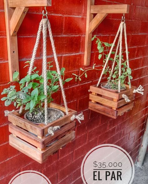 How To Roll Bath Towels, Wood Art Projects, Hanging Plant Holder, Diy Resin Projects, Diy Wooden Projects, Bedroom Crafts, Home Decor Crate, Garden Deco, Wooden Projects