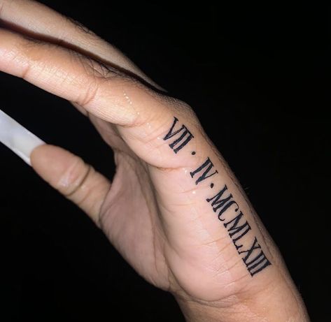 Side Of Your Hand Tattoo, Cute Wrist Tattoos Black Women, Finger Tattoos For Black Women, Side Pinky Tattoo, Side Of The Hand Tattoos, Tattoo Side Of Hand, Tattoo On Side Of Hand, Side Hand Tattoos For Women, Mom Name Tattoo Ideas