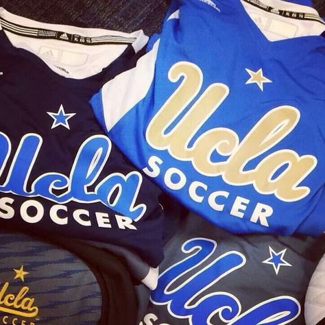 Women's Soccer Ucla Soccer Aesthetic, Ucla Womens Soccer, Ucla Soccer Women, Ucla Soccer, Ucla College, College Vision Board, Soccer Inspiration, Female Soccer Players, College Soccer