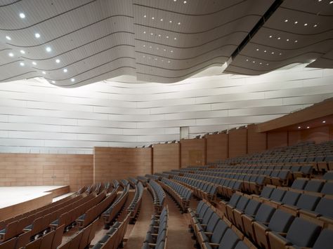 Grand Theater Qingdao / gmp architekten Auditorium Architecture, Theatre Hall, Modern Theatre, Auditorium Design, Theater Architecture, Lecture Theatre, Theatre Interior, Cinema Design, Church Interior Design