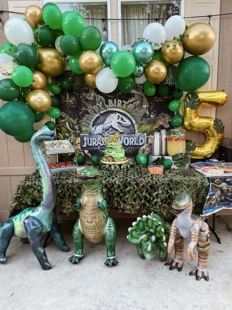 Jurassic park theme party