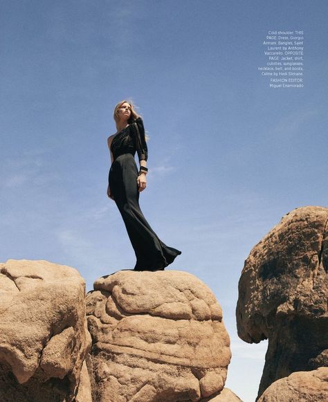 Abby Champion Harper’s Bazaar US Fall Style Fashion Editorial Joshua Tree Fashion Editorial, Barbour Campaign, Desert Fashion Editorial, Zoey Grossman, Abby Champion, Desert Photoshoot Ideas, Beach Editorial, Autumn Looks, Desert Photoshoot