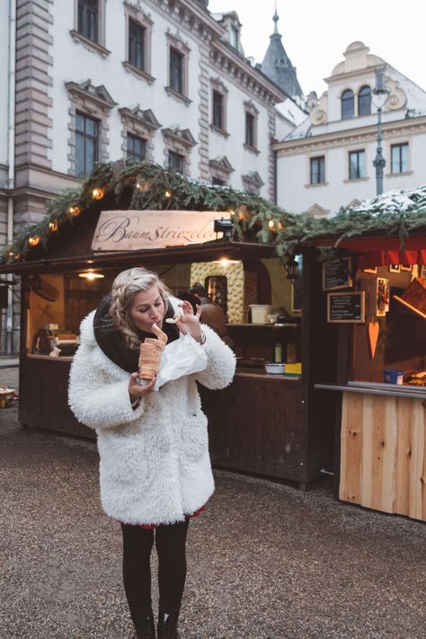 20 Photos to Inspire You to Visit the Christmas Markets in Europe • The Blonde Abroad Salzburg Christmas, Travel To Germany, European Christmas Markets, Budapest Christmas, European Christmas, Holiday Dishes, Christmas In Europe, Christmas Markets Europe, Winter Photoshoot