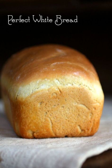 Farmhouse Bread Recipe, Perfect White Bread, Oats Bread, Basic White Bread Recipe, Basic White Bread, Easy White Bread Recipe, Kitchenaid Recipes, Hawaiian Bread, Restless Chipotle