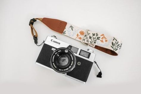 Camera Wrist Strap, Wildflower Design, Camera Straps, Photography Accessories, Botanical Design, Camera Strap, Floral Accessories, Quick Release Buckle, Photo Design