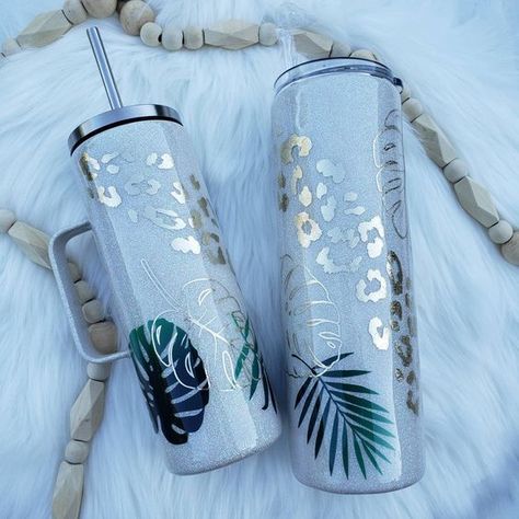 Perfect size, keeps drinks hot or cold Vacation Tumbler, Tumbler Pictures, Epoxy Tumblers, Vinyl Tumblers, Glitter Tumbler Cups, Custom Tumbler Cups, Tumbler Cups Diy, Diy Cups, Custom Cup