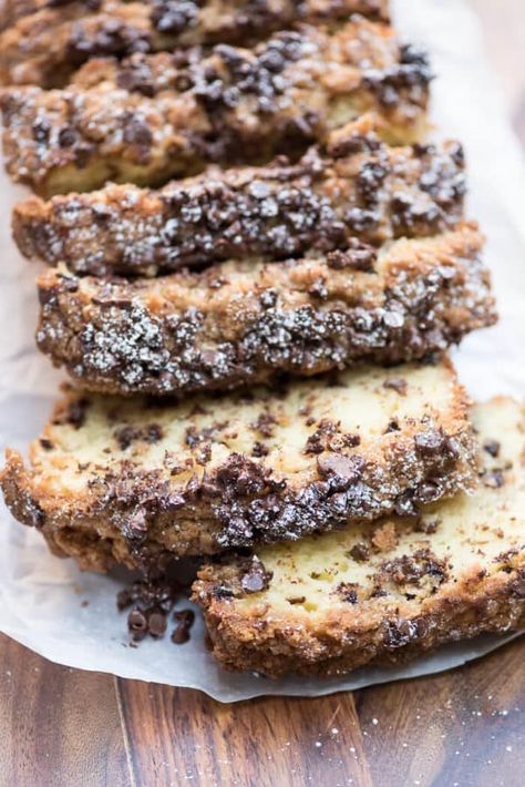 Chocolate Chip Crumb Cake, Cake Sour Cream, Chocolate Chip Loaf Cake, Chocolate Chip Loaf, Crumb Cake Recipe, Chocolate Chip Bread, Chocolate Chip Cake, Chocolate Chip Recipes, Chips Recipe