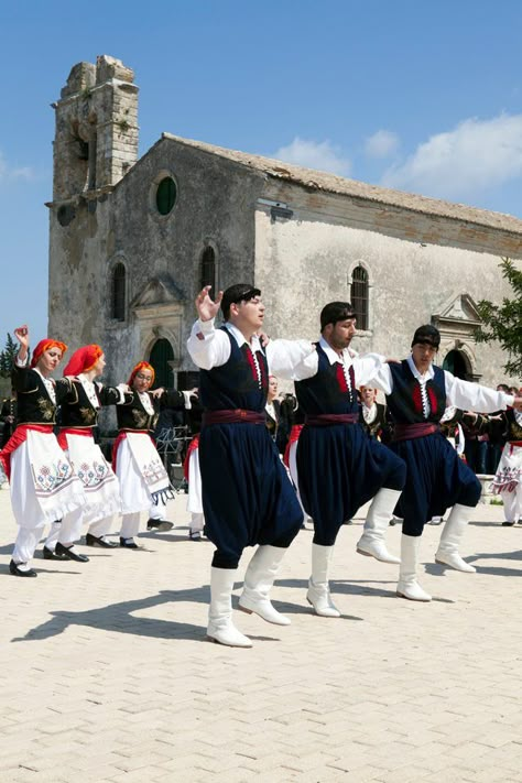 Crete island - traditional costumes Greece Culture People, Traditional Greek Clothing, Greek Traditional Dress, Greek Dancing, Greece Culture, People Dance, Greek Costume, Greek Tradition, Crete Island