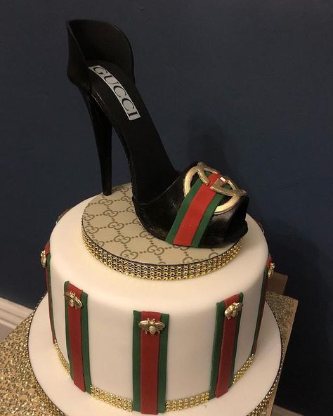 Coco Chanel Cake, Louis Vuitton Cake, Gucci Cake, Chanel Cake, Shoe Cakes, Gucci Shoe, Fiesta Cake, Chanel Party, Shoe Cake