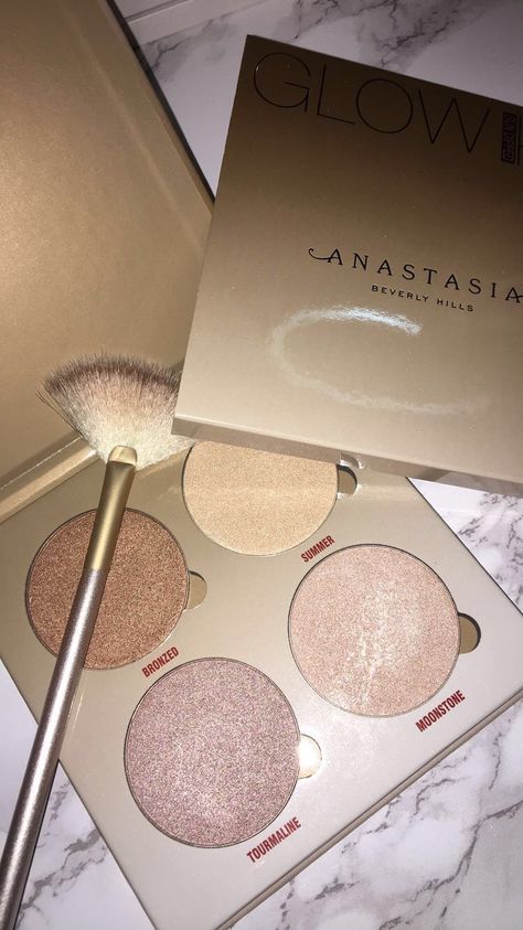 Anastasia Beverly Hills Sundipped Glow Kit Anastasia Cosmetics, Anastasia Beverly Hills Aesthetic, Anastasia Beverly Hills Highlighter, Anastasia Beverly Hills Glow Kit, Anastasia Glow Kit, Adore Hair Dye, Anastasia Makeup, Makeup 2016, Makeup Icons