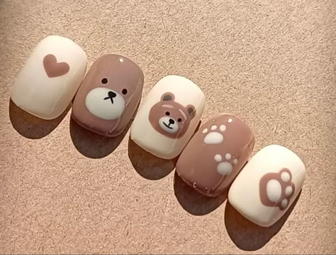 Short Nail Designs Beige, Teddy Day Nail Art, Teddy Bear Charm Nails, Teddy Bear Nails Designs, Fruits Nail Art, Brown Bear Nails, Teddy Bear Nail Designs, Bear Nails Designs, Bear Nail Design