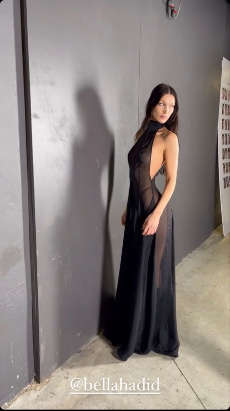 Bella Hadid Red Carpet, Bella Hadid Dress, Lil Black Dress, Black Sheer Dress, Bella Hadid Outfits, Hadid Style, Evening Gowns Elegant, Dress Aesthetic