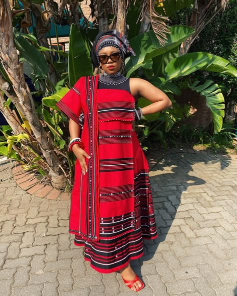 Xhosa Makoti Outfits, Xhosa Traditional Dresses, Xhosa Traditional Attire, Xhosa Attire, South African Traditional Dresses, African Traditional Wear, African Traditional Wedding Dress, Shweshwe Dresses, Traditional Attires