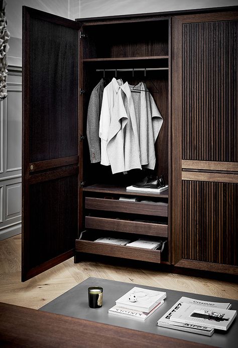 Luxury Wardrobe - Garde Hvalsøe Elegant Cabinet, Free Standing Wardrobe, Bespoke Wardrobe, Luxury Wardrobe, Timeless Interior, Cabinet Fronts, Oak Wood Floors, Wardrobe Solutions, Wall Closet